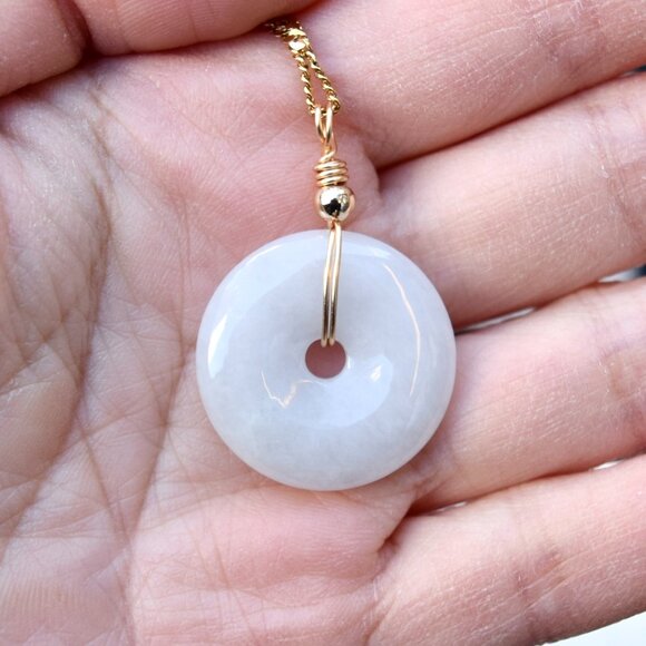 Jadeite Peace Buckle Necklace - Jade jewelry - Picture 9 of 9